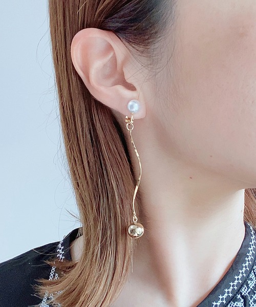 tone(トーン)の「【As】耳が痛くなりにくい ゆらゆらロング イヤリング(ニッケルフリー)(MA)(イヤリング・レディース・シルバー/ゴールド/シルバー系その他2/ゴールド系その他2・FREE)」の15枚目の写真
