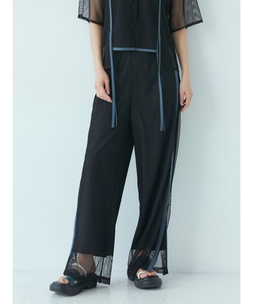 MURUA（ムルーア）の「パイピングメッシュパンツ（スウェットパンツ・レディース・ブラック/アイボリー・FREE）」の6枚目の写真