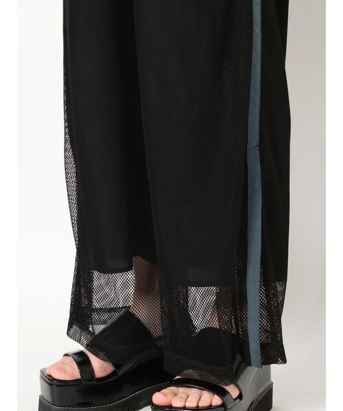 MURUA（ムルーア）の「パイピングメッシュパンツ（スウェットパンツ・レディース・ブラック/アイボリー・FREE）」の16枚目の写真