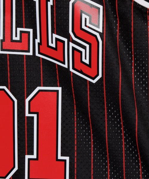 Mitchell&Ness(ミッチェル&ネス)の「Mitchell&Ness NBA SWINGMAN ALTERNATE JERSEY BULLS 95 DENNIS RODMAN(タンクトップ・メンズ・ブラック・XL/M/L)」の7枚目の写真