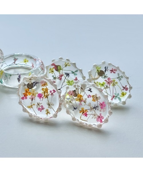 tone(トーン)の「【papillon】押し花パールピアス(MA)(ピアス(両耳用)・レディース・クリア・FREE)」の3枚目の写真