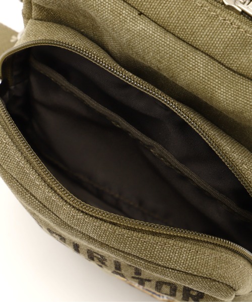 AVIREX（アヴィレックス）の「STENCIL SHOULDER BAG / ステンシル ショルダー バッグ / AVIREX / アヴィレックス（ショルダーバッグ・メンズ・オリーブ系・F）」の6枚目の写真