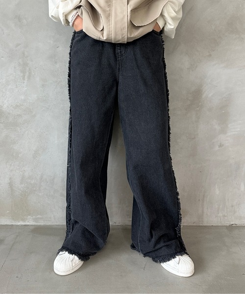 kutir（クティール）の「2wayフリンジワイドデニムパンツ（デニムパンツ・レディース・ライトインディゴブルー/ブラック・LARGE/MEDIUM）」の2枚目の写真
