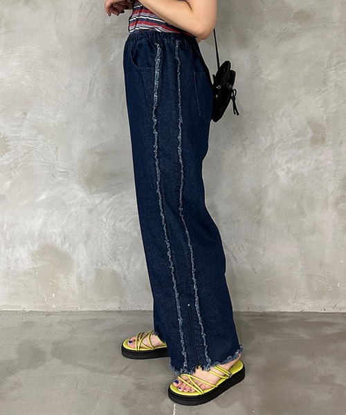 kutir（クティール）の「2wayフリンジワイドデニムパンツ（デニムパンツ・レディース・ライトインディゴブルー/ブラック・LARGE/MEDIUM）」の9枚目の写真