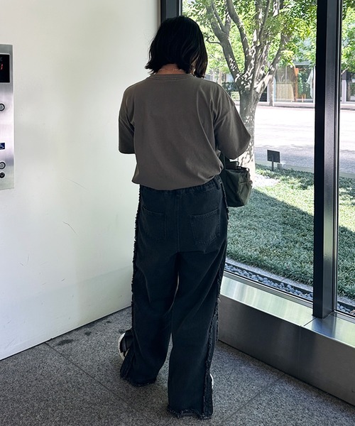 kutir（クティール）の「2wayフリンジワイドデニムパンツ（デニムパンツ・レディース・ライトインディゴブルー/ブラック・LARGE/MEDIUM）」の21枚目の写真