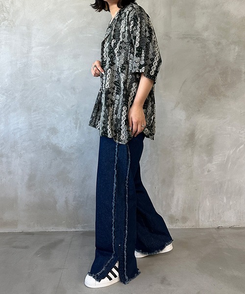 kutir（クティール）の「2wayフリンジワイドデニムパンツ（デニムパンツ・レディース・ライトインディゴブルー/ブラック・LARGE/MEDIUM）」の5枚目の写真