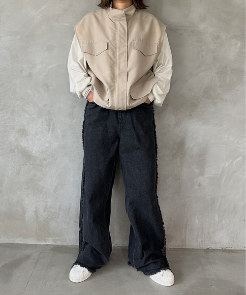 kutir（クティール）の「2wayフリンジワイドデニムパンツ（デニムパンツ・レディース・ライトインディゴブルー/ブラック・LARGE/MEDIUM）」の3枚目の写真