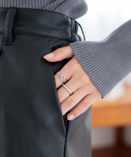 WEGO（ウィゴー）の「WEGO/フェイクレザータックショートパンツ（その他パンツ・レディース・ベージュ系その他/ブラック・X-SMALL/SMALL/MEDIUM）」の6枚目の写真