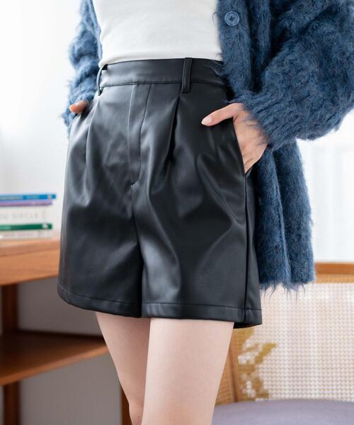 WEGO（ウィゴー）の「WEGO/フェイクレザータックショートパンツ（その他パンツ・レディース・ベージュ系その他/ブラック・X-SMALL/SMALL/MEDIUM）」の9枚目の写真