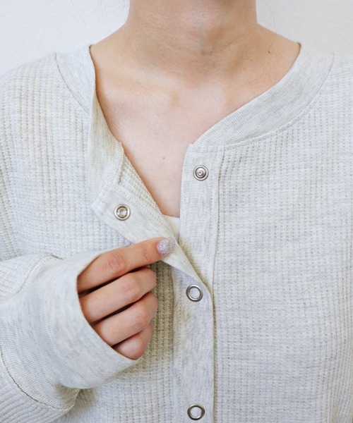 【イッセイミヤケ me】グリッター調 ワッフル編み 長袖トップス 前後2way イッセイミヤケ me】グリッター調 ワッフル編み 長袖トップス 前後2way