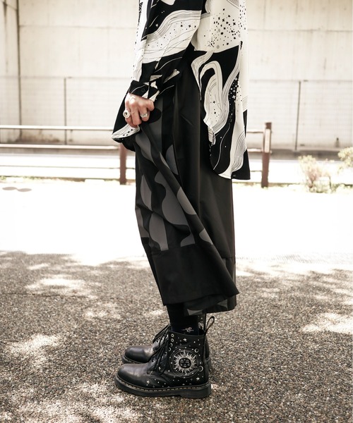 rovtski(ロフトスキー)の「波ペイントワイドパンツ(その他パンツ・レディース・ブラック・FREE)」の13枚目の写真