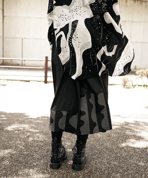 rovtski(ロフトスキー)の「波ペイントワイドパンツ(その他パンツ・レディース・ブラック・FREE)」の14枚目の写真