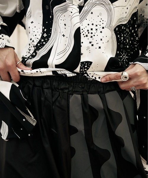 rovtski(ロフトスキー)の「波ペイントワイドパンツ(その他パンツ・レディース・ブラック・FREE)」の16枚目の写真