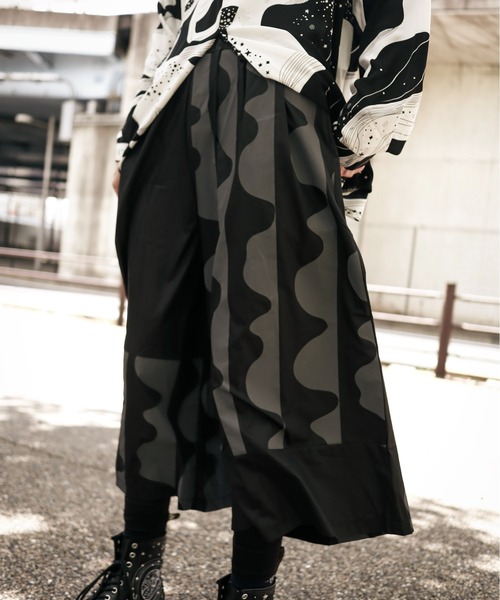 rovtski(ロフトスキー)の「波ペイントワイドパンツ(その他パンツ・レディース・ブラック・FREE)」の17枚目の写真