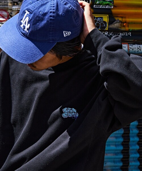 FREAK'S STORE（フリークスストア）の「限定展開 BEN DAVIS×FREAK'S STORE/ベンデイビス 別注 ビッグシルエット タギングロゴ バックプリント クルーネックスウェット（スウェット・メンズ・サックスブルー/グリーン/グレー/ブラック・SMALL/LARGE/X-LARGE/MEDIUM）」の9枚目の写真