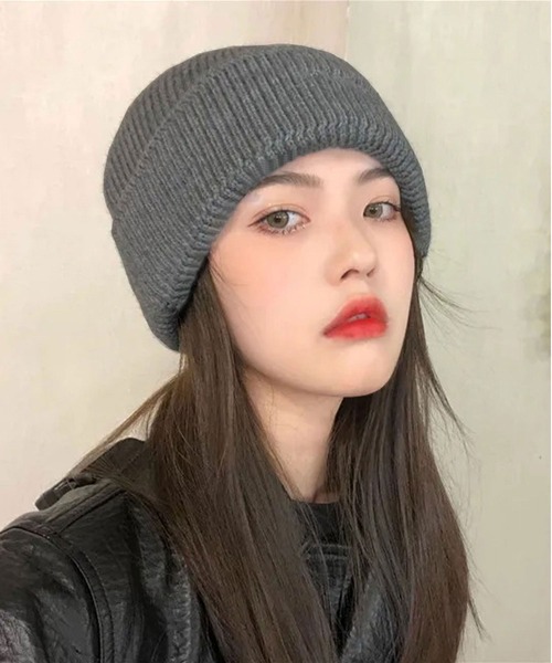 BARELY BLUE（ベアリーブルー）の「【 BARELY BLUE / ベアリーブルー 】 ワンポイント 刺繍 ビーニー ニット キャップ（ニットキャップ/ビーニー・レディース・チャコールグレー/パープル/グリーン/ピンク/アイボリー/ブラック/オレンジ/グレー・FREE）」の4枚目の写真