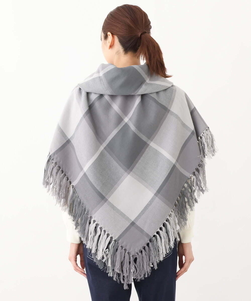 MK MICHEL KLEIN（エムケーミッシェルクラン）の「チェック柄フリンジポンチョ/洗える（ストール/ショール・レディース・ライトグレー/ベージュ/ミント・38）」の14枚目の写真