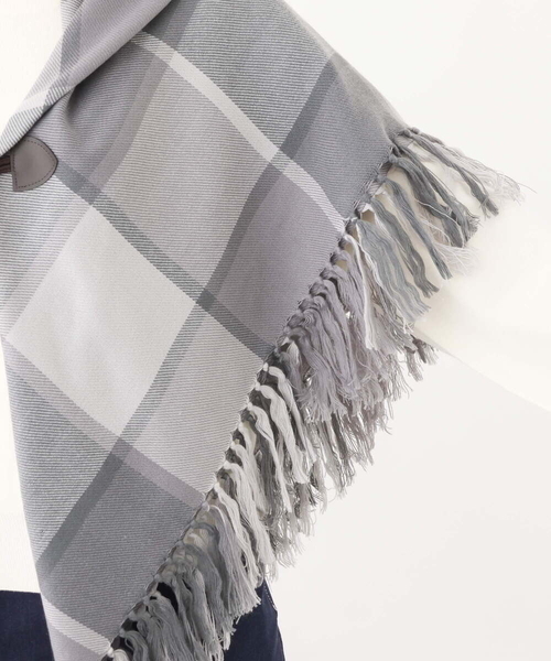 MK MICHEL KLEIN（エムケーミッシェルクラン）の「チェック柄フリンジポンチョ/洗える（ストール/ショール・レディース・ライトグレー/ベージュ/ミント・38）」の11枚目の写真