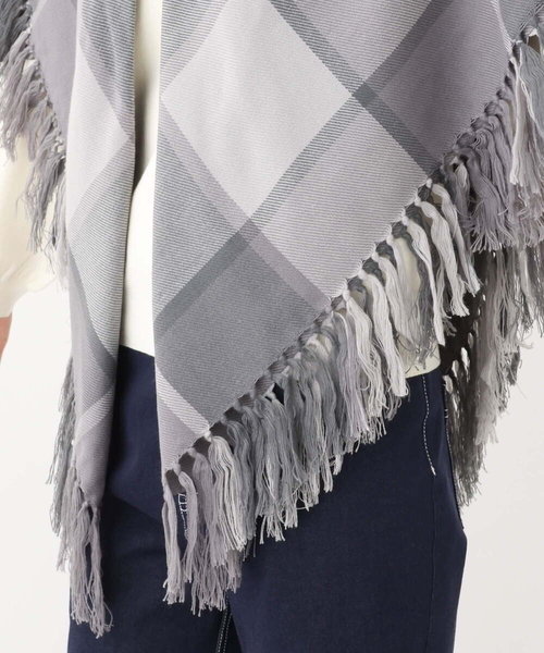 MK MICHEL KLEIN（エムケーミッシェルクラン）の「チェック柄フリンジポンチョ/洗える（ストール/ショール・レディース・ライトグレー/ベージュ/ミント・38）」の10枚目の写真
