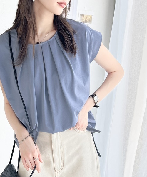 classicalelf(クラシカルエルフ)の「ブラウスライクな綺麗見えカットソー。ひんやり冷感フレンチタックスリーブT(Tシャツ/カットソー・レディース・グリーン/ブルー/オフホワイト/ブラック/グレイッシュベージュ/ピンクベージュ・LARGE/MEDIUM/SMALL/X-LARGE)」の6枚目の写真