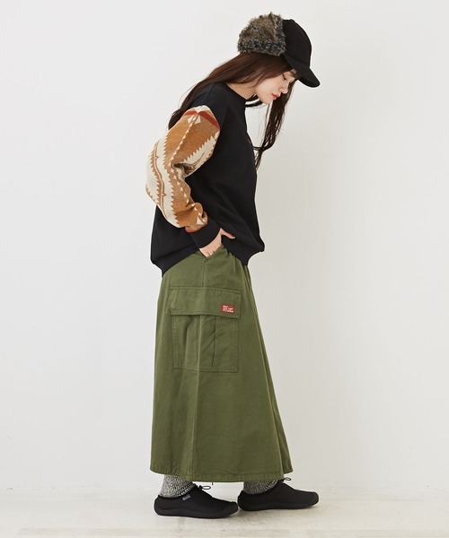 CUBE SUGAR（キューブシュガー）の「スウェット×ジャガードクルーネックプルオーバー（スウェット・レディース・ブラック/カーキ/ナチュラル・M）」の21枚目の写真