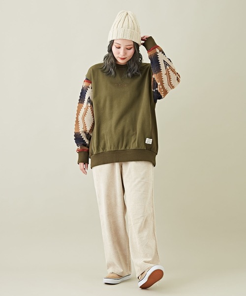 CUBE SUGAR（キューブシュガー）の「スウェット×ジャガードクルーネックプルオーバー（スウェット・レディース・ブラック/カーキ/ナチュラル・M）」の9枚目の写真