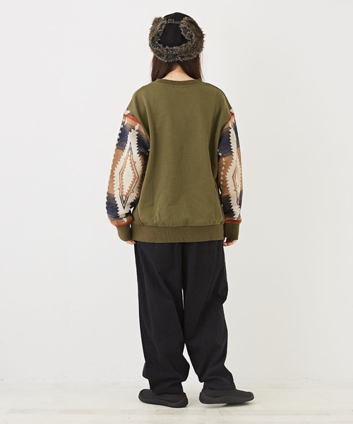 CUBE SUGAR（キューブシュガー）の「スウェット×ジャガードクルーネックプルオーバー（スウェット・レディース・ブラック/カーキ/ナチュラル・M）」の22枚目の写真