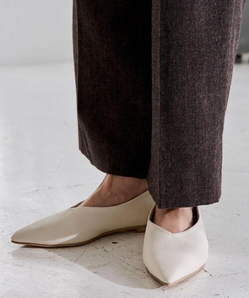 coen（コーエン）の「やみつきポインテッドシューズ（パンプス・レディース・ホワイト/ブラック・23cm/23.5cm/24cm/24.5cm）」の10枚目の写真