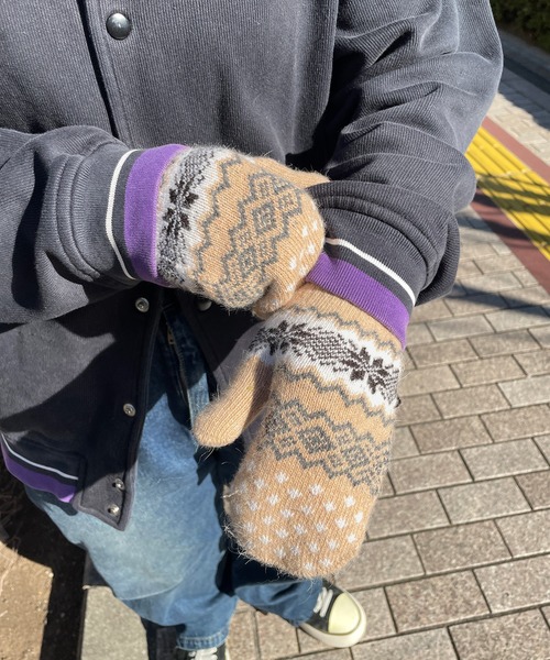kutir（クティール）の「ノルディック柄ニットミトン（手袋・レディース・ネイビー/ベージュ/レッド/ブラウン/グレー/ブラック・FREE）」の4枚目の写真