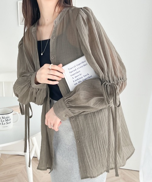 classicalelf（クラシカルエルフ）の「キャッチーなアクセントをプラス。前後2way 袖リボンボリュームシアーシャツ（シャツ/ブラウス・レディース・ピンク/グレイッシュベージュ/アイボリー/オフホワイト・LARGE/MEDIUM/SMALL/X-LARGE）」の3枚目の写真
