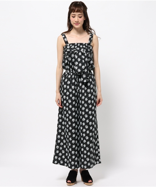 one after another NICE CLAUP（ワンアフターアナザーナイスクラップ）の「【ナイスクラップ】小花柄サロペット（ワンピース・レディース・カーキ/ブラック/オフホワイト・FREE）」の4枚目の写真