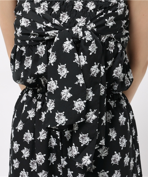 one after another NICE CLAUP（ワンアフターアナザーナイスクラップ）の「【ナイスクラップ】小花柄サロペット（ワンピース・レディース・カーキ/ブラック/オフホワイト・FREE）」の9枚目の写真