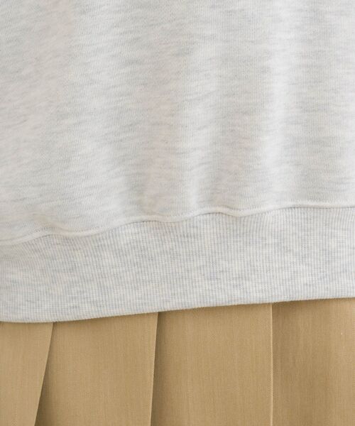 ems excite（エムズエキサイト）の「襟付きステッチ刺繍トレーナー（Tシャツ/カットソー・レディース・ブルー/ホワイト系その他/ベージュ・FREE）」の17枚目の写真