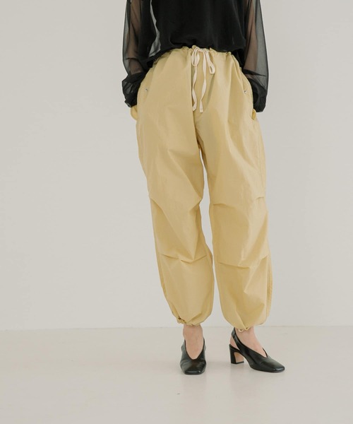 Lee（リー）の「『別注』Lee×URBAN RESEARCH　パラシュートパンツ（その他パンツ・レディース・グレー系その他/ライトベージュ/チャコールグレー・SMALL/MEDIUM）」の13枚目の写真