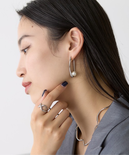 COLONY 2139（コロニートゥーワンスリーナイン）の「ループラインノットステンレスリング（リング・レディース・シルバー/ゴールド・FREE）」の10枚目の写真