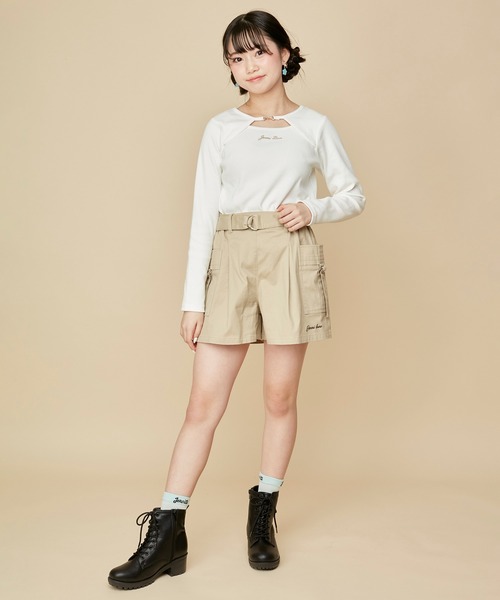 JENNI love(ジェニィラブ)の「ベルト付きカーゴキュロット(カーゴパンツ・キッズ・ブラック/カーキ/ベージュ・130cm/140cm/150cm/160cm)」の9枚目の写真