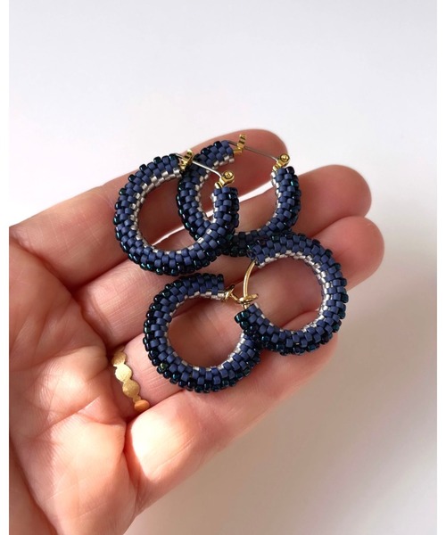 tone(トーン)の「【3pan】フープピアス(MA)(ピアス(両耳用)・レディース・アイボリー/ネイビー/レッド/グリーン/ブラウン・FREE)」の4枚目の写真