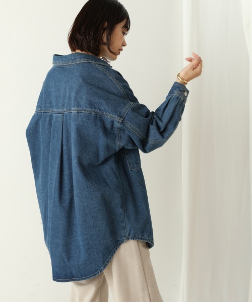 Bou Jeloud(ブージュルード)の「BIGポケットデニムジャケット(デニムジャケット・レディース・ライトブルー/ブルー/ブラック・38)」の13枚目の写真