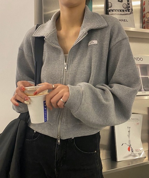 VIBGYOR(ヴィブジョー)の「HALEY PESCA/襟付きショート丈 ジップ ジャケット(カーディガン/ボレロ・レディース・ホワイト/グレー/ブラック・MEDIUM/LARGE/X-LARGE)」の13枚目の写真