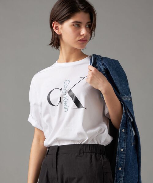 Calvin Klein（カルバン・クライン）の「【ユニセックス】ショートスリーブ テクストモノグラム クルーネックTシャツ（Tシャツ/カットソー・メンズ・ネイビー/ベージュ/ホワイト/ブラック・XL/S/L/M）」の5枚目の写真