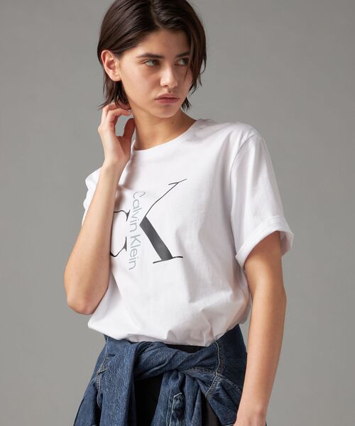 Calvin Klein（カルバン・クライン）の「【ユニセックス】ショートスリーブ テクストモノグラム クルーネックTシャツ（Tシャツ/カットソー・メンズ・ネイビー/ベージュ/ホワイト/ブラック・XL/S/L/M）」の8枚目の写真