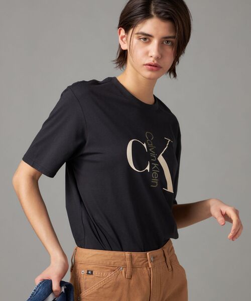 Calvin Klein（カルバン・クライン）の「【ユニセックス】ショートスリーブ テクストモノグラム クルーネックTシャツ（Tシャツ/カットソー・メンズ・ネイビー/ベージュ/ホワイト/ブラック・XL/S/L/M）」の14枚目の写真
