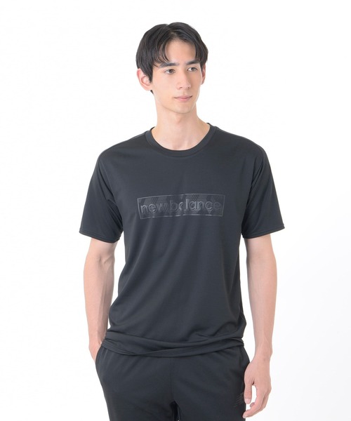 NEW BALANCE(ニューバランス)の「Black Out Collectionプラクティスシャツショートスリーブ リニアロゴ(Tシャツ/カットソー・メンズ・ブラック/ホワイト・X-LARGE/LARGE/MEDIUM/SMALL/XX-LARGE)」の1枚目の写真