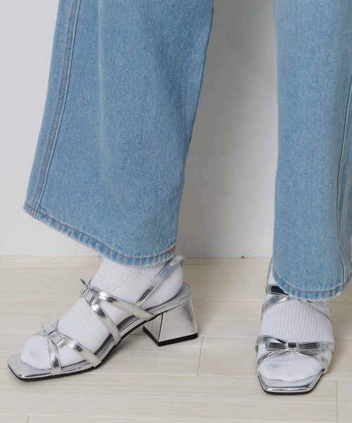 WEGO(ウィゴー)の「WEGO/リボンヒールサンダル(サンダル・レディース・ライトピンク/ブラック/シルバー・MEDIUM/LARGE)」の3枚目の写真