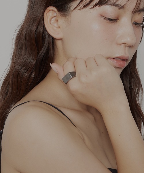 AKEL（アケル）の「【AKEL】アケル/ シグネットリング/ 金属アレルギー対応(サージカルステンレス)（リング・メンズ・ゴールド/シルバー/ブラック/シルバー系その他・#20/#18/#9/#11/#13）」の3枚目の写真