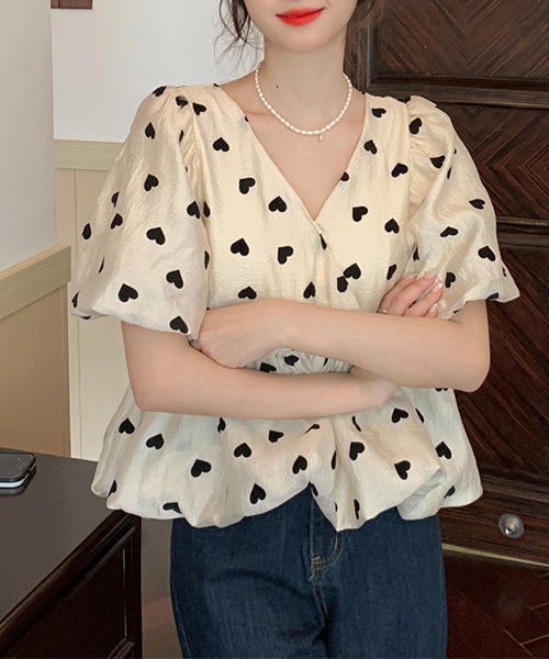 gossip！ロサンゼルス（ゴシップロサンゼルス）の「Vネック ハート柄パフスリーブトップス（シャツ/ブラウス・レディース・ベージュ・FREE）」の7枚目の写真