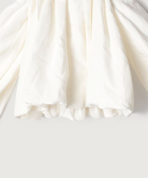 anuans（アニュアンス）の「ボリュームバルーントップス（シャツ