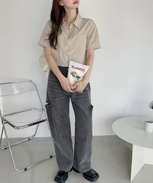 Ada.（エイダ）の「ナイロンタッチ ジップ クロップド 半袖 シャツ（シャツ/ブラウス・レディース・ネイビー/ベージュ/アイボリー・FREE）」の13枚目の写真