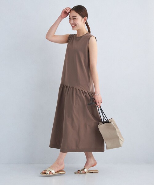 green label relaxing(グリーンレーベルリラクシング)の「フォルム フィット&フレア ニット ワンピース -ウォッシャブル-(ワンピース・レディース・モカ/ブラック・FREE)」の4枚目の写真