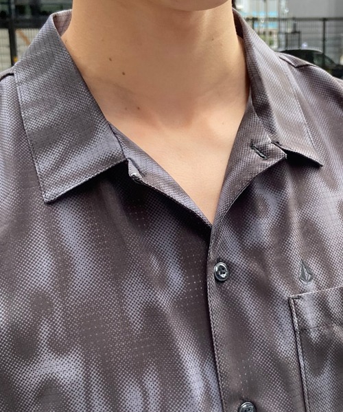 VOLCOM（ボルコム）の「VOLCOM/ボルコム 半袖シャツ 総柄 A0412400（シャツ/ブラウス・メンズ・ブラック系その他・M/L）」の12枚目の写真